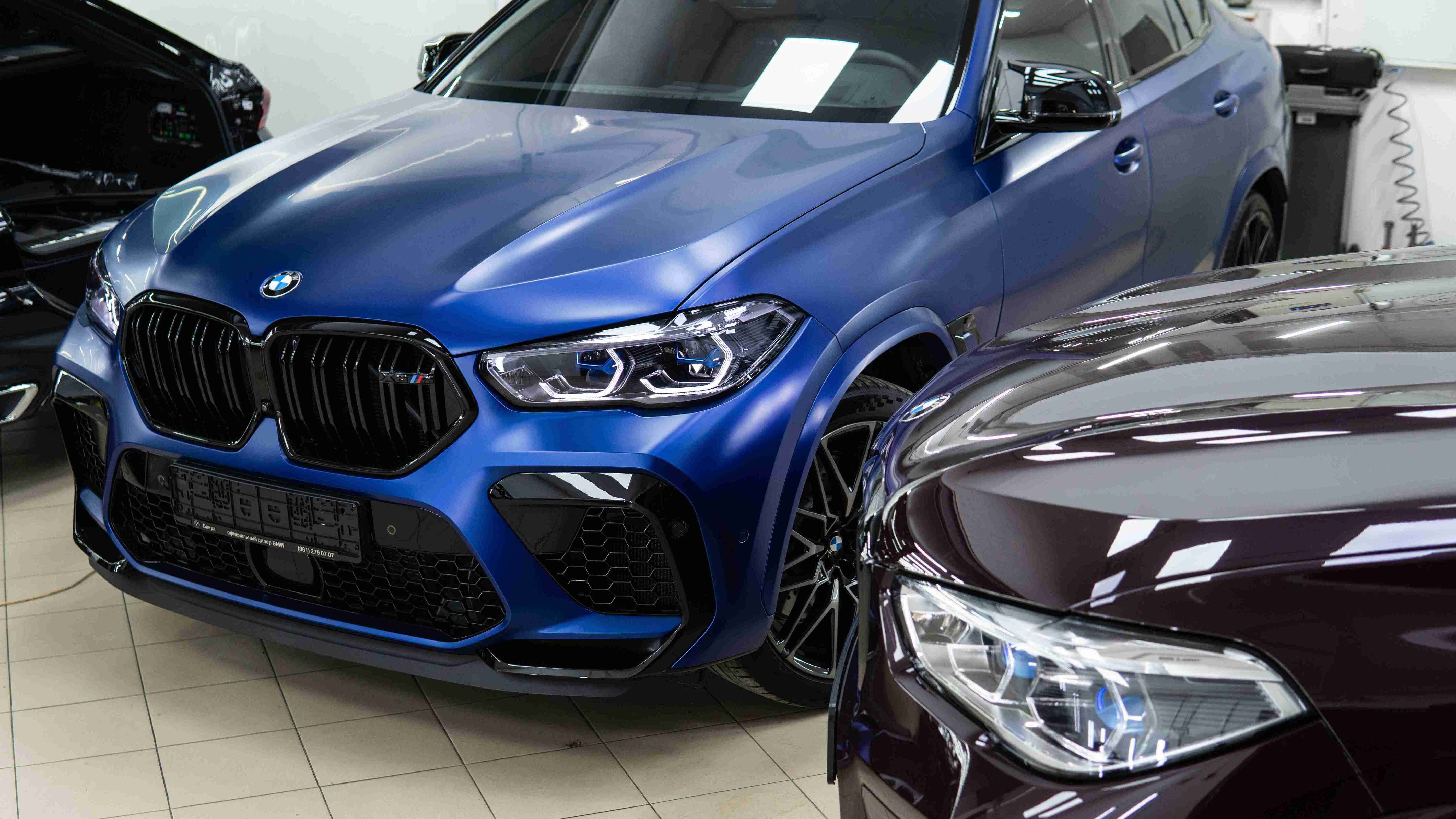 4.BMW X6м и X5м (синяя бордовая)