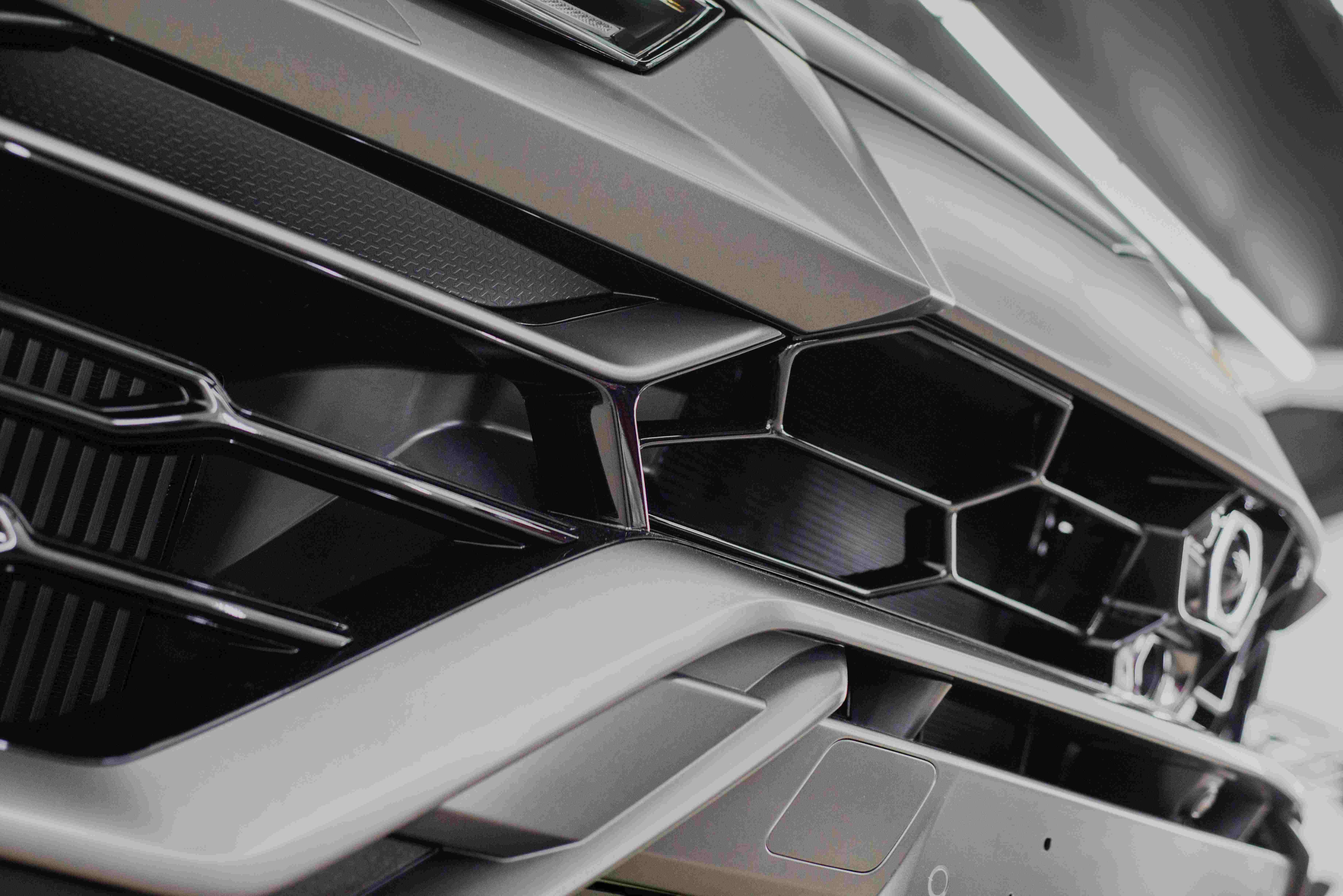 8.Lamborgini Urus