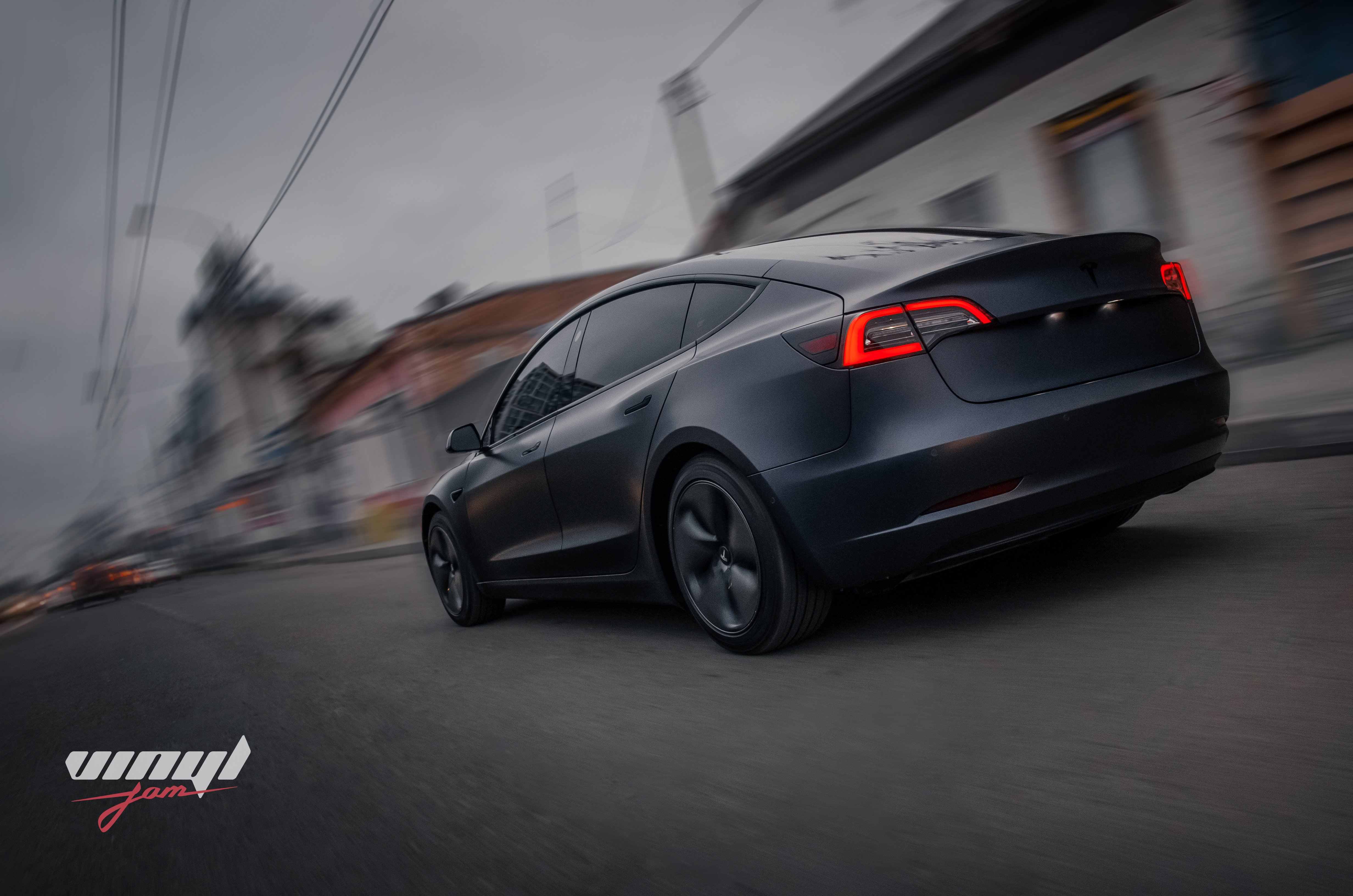 12.Tesla