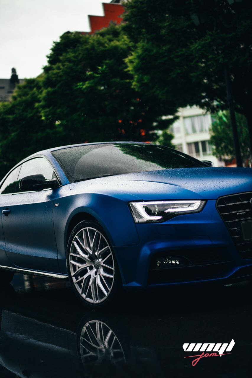 4. Audi А5 Синий мат
