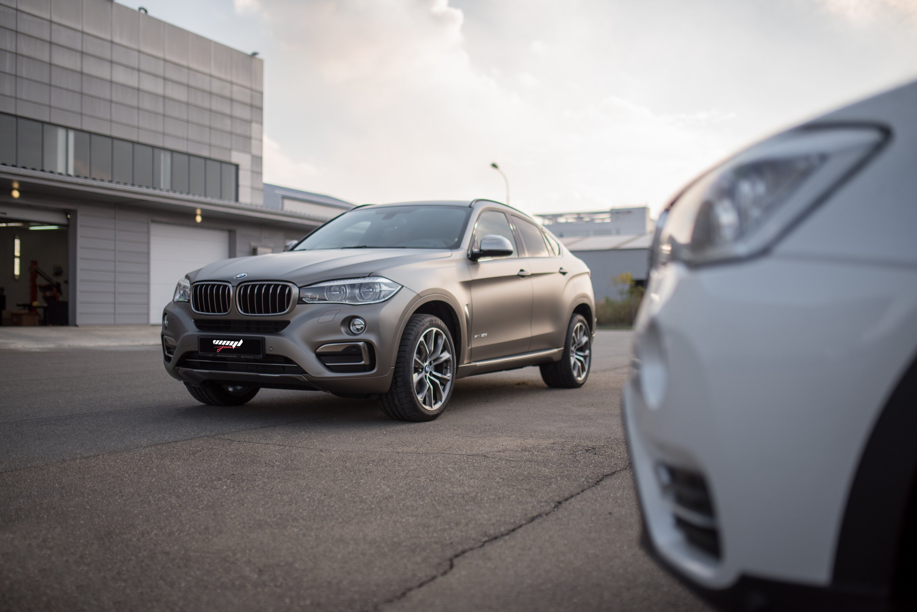 13. BMW X6