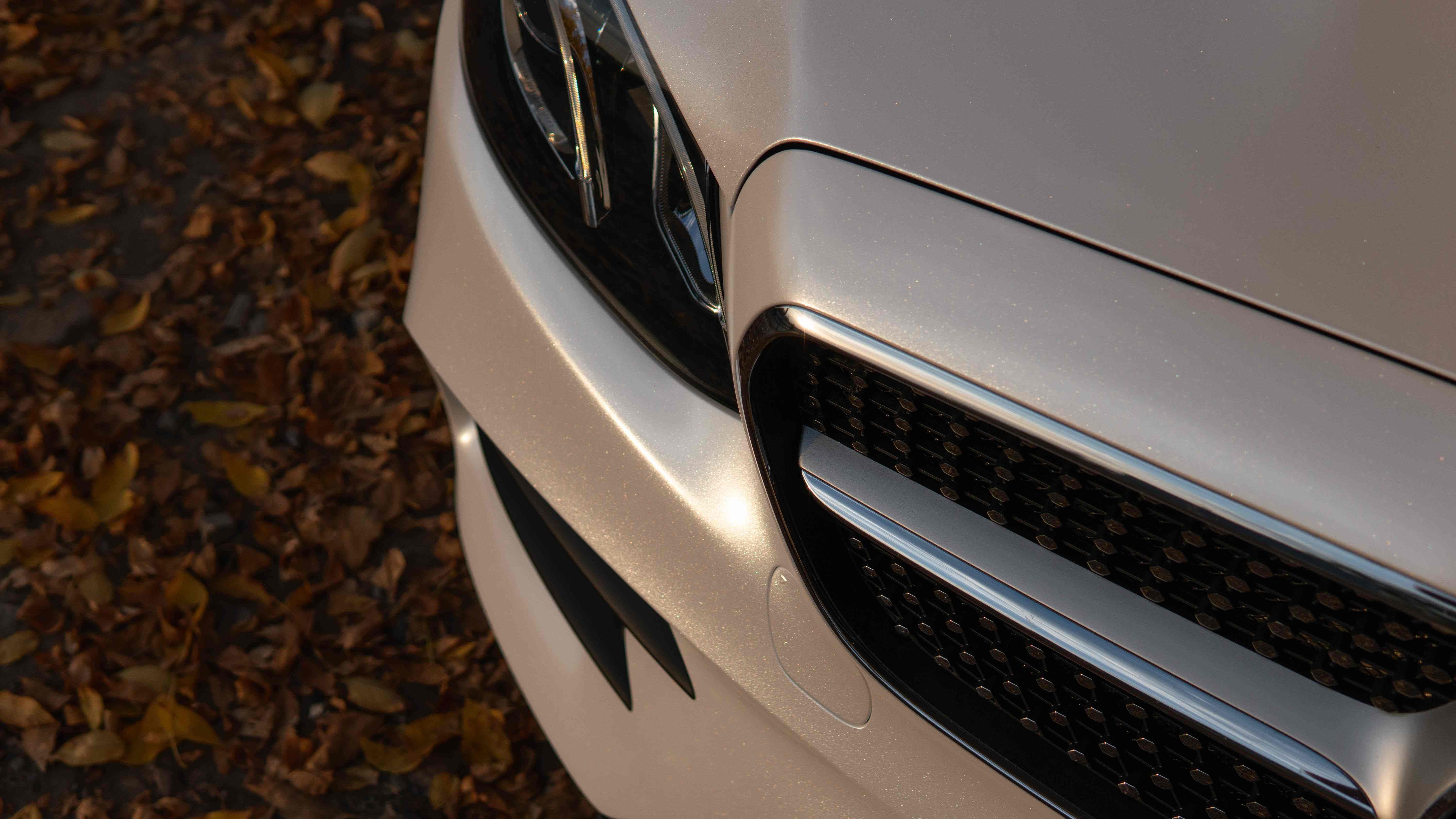 15. MB E-coupe Белый перламутр