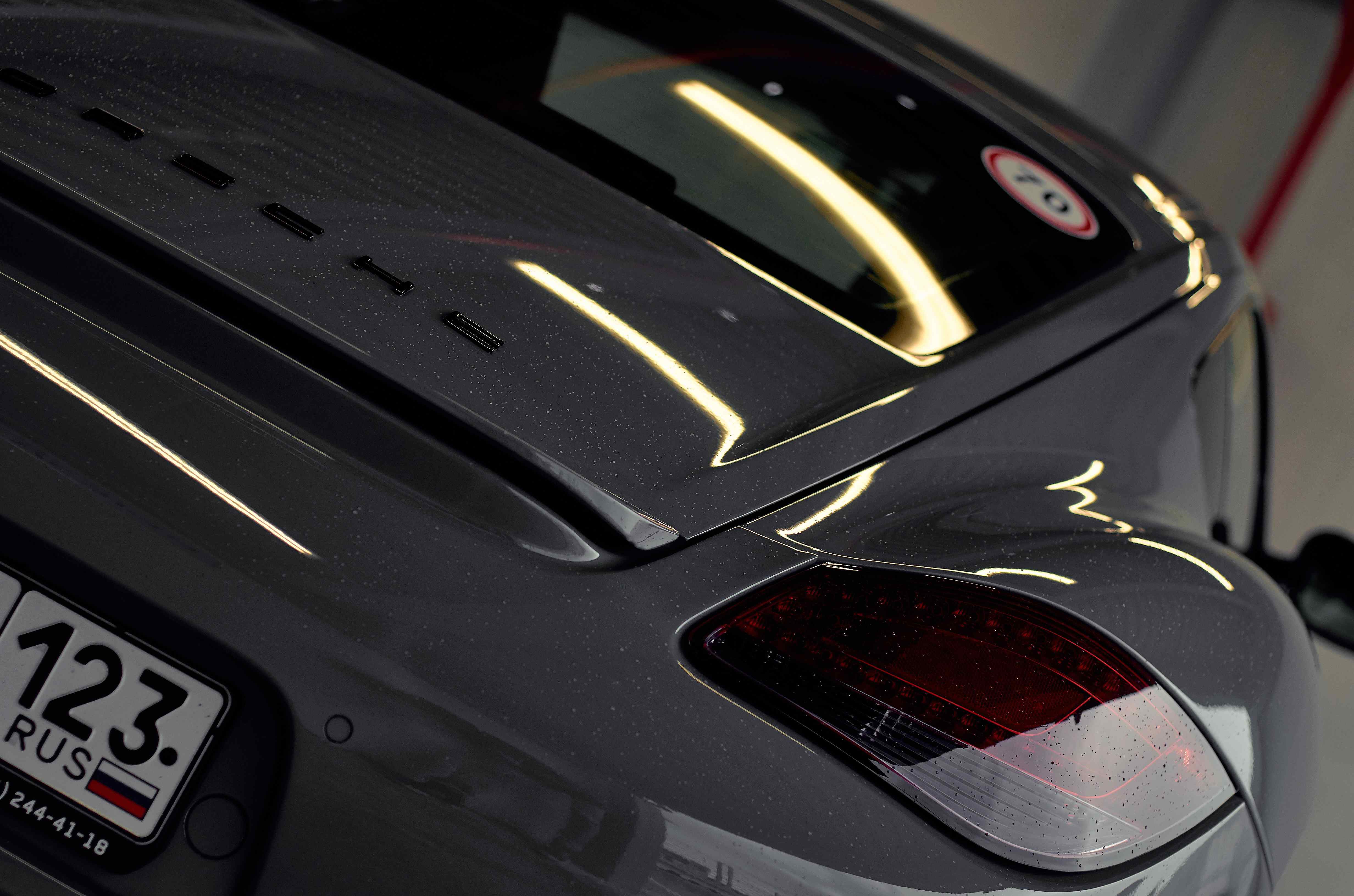 5.porsche cayman