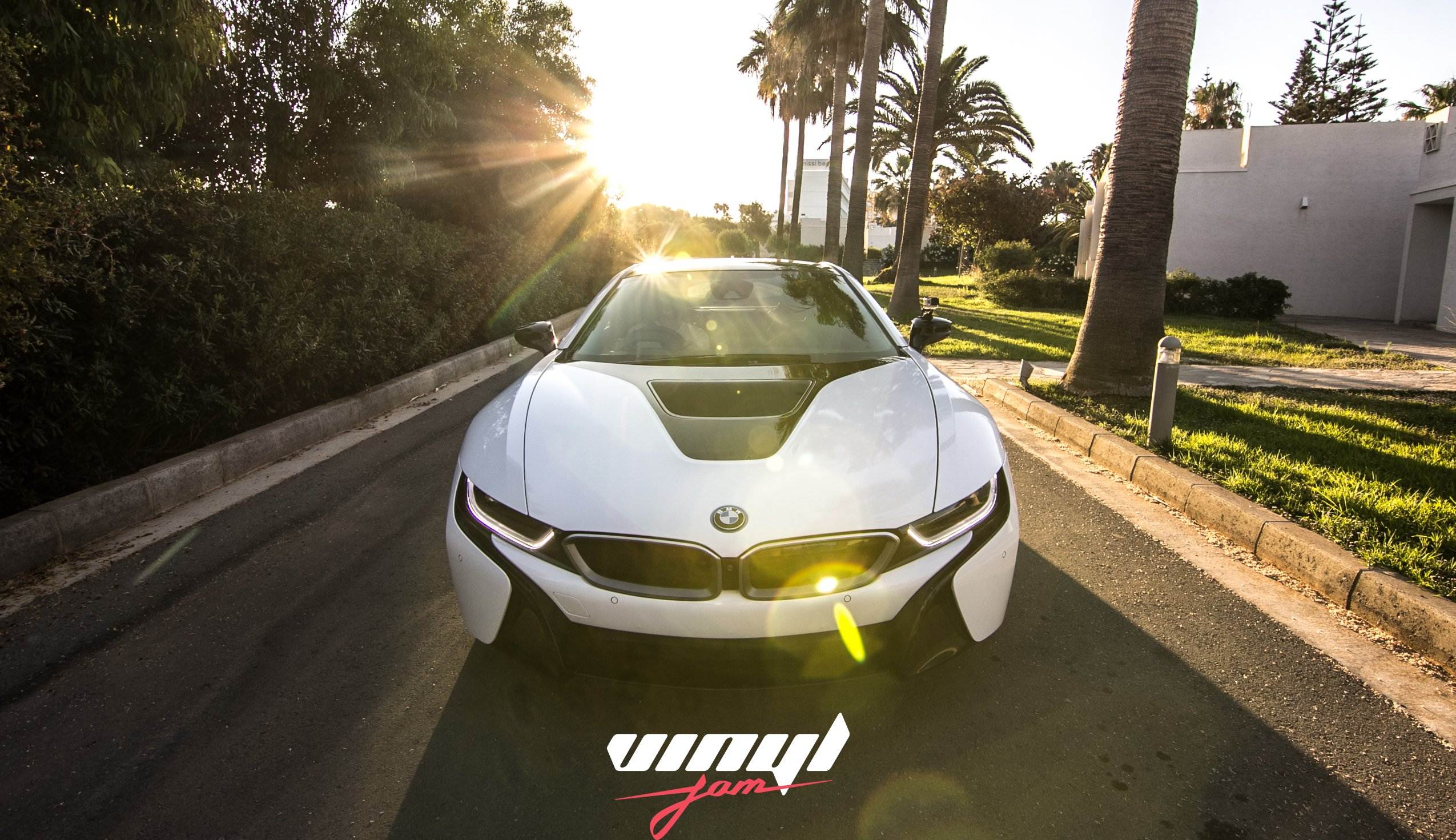 12. BMW i8