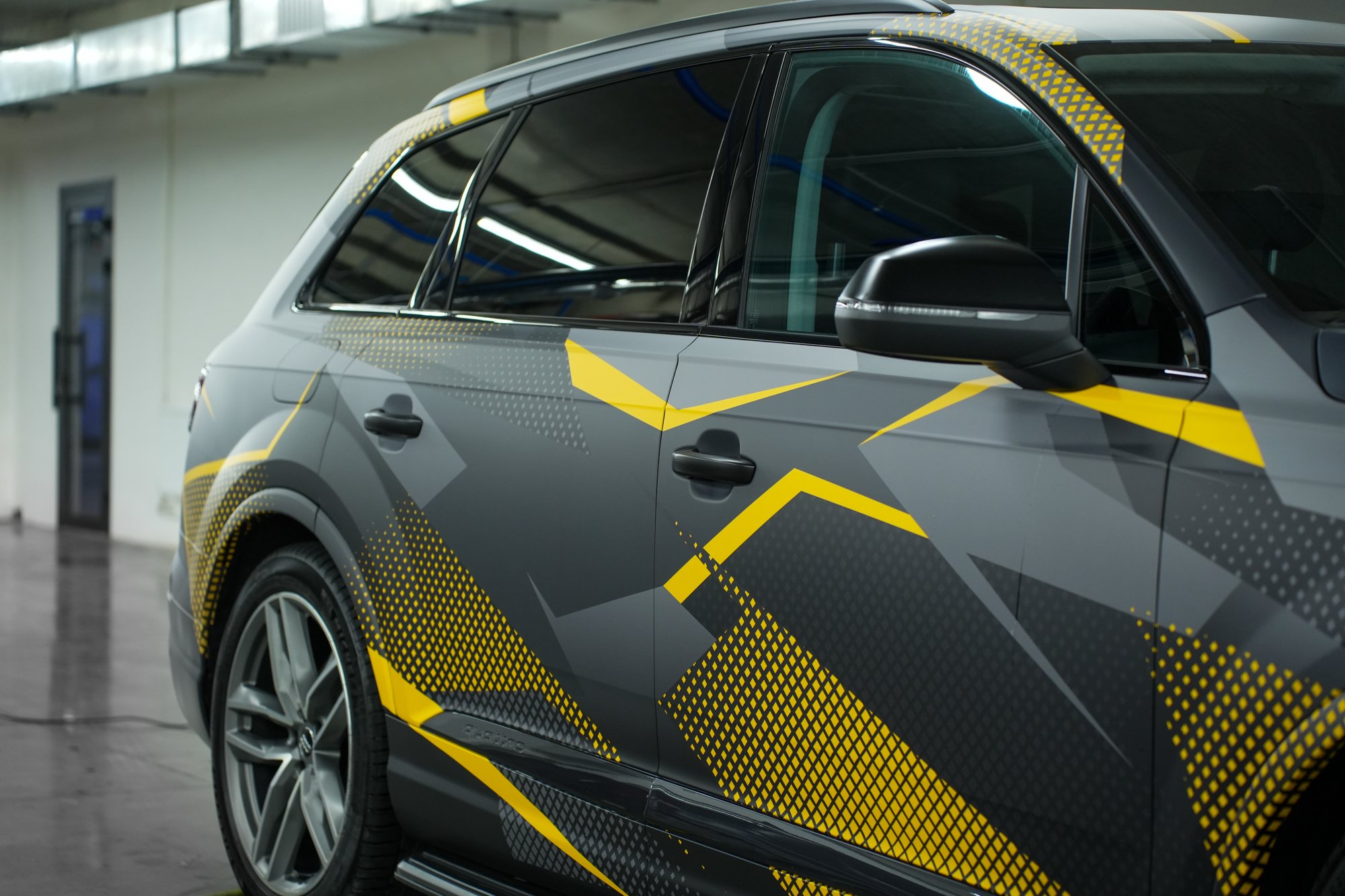 6.Audi Q7