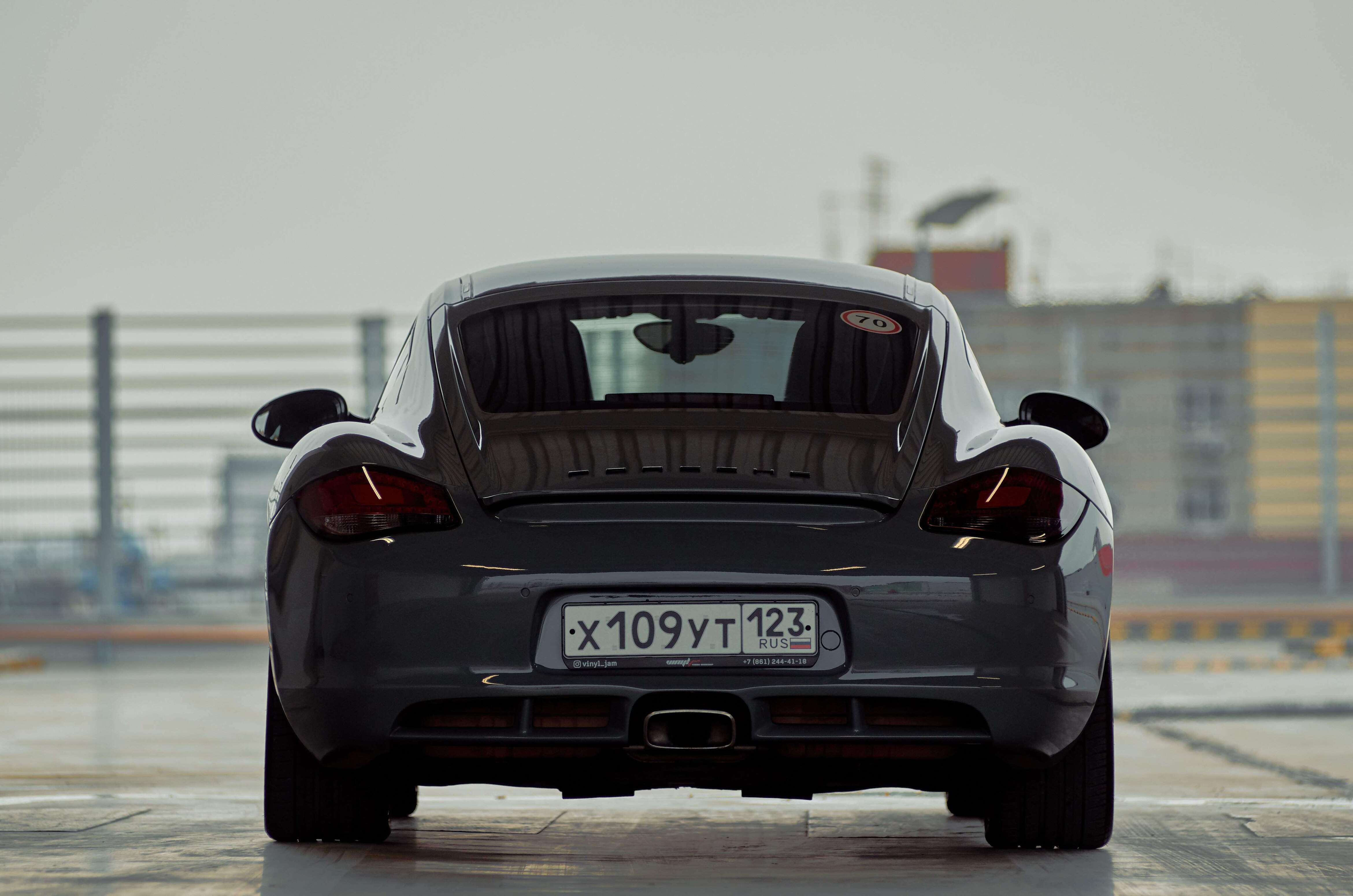5.porsche cayman