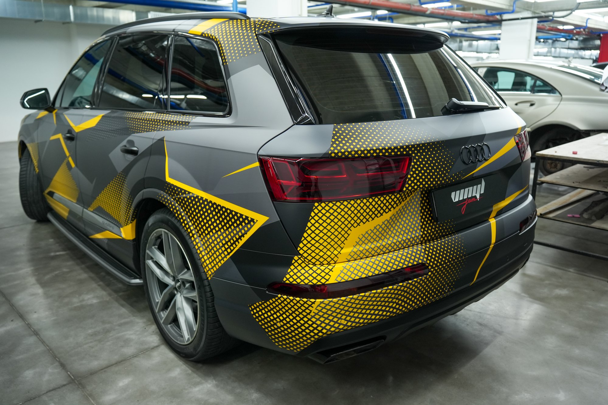 6.Audi Q7