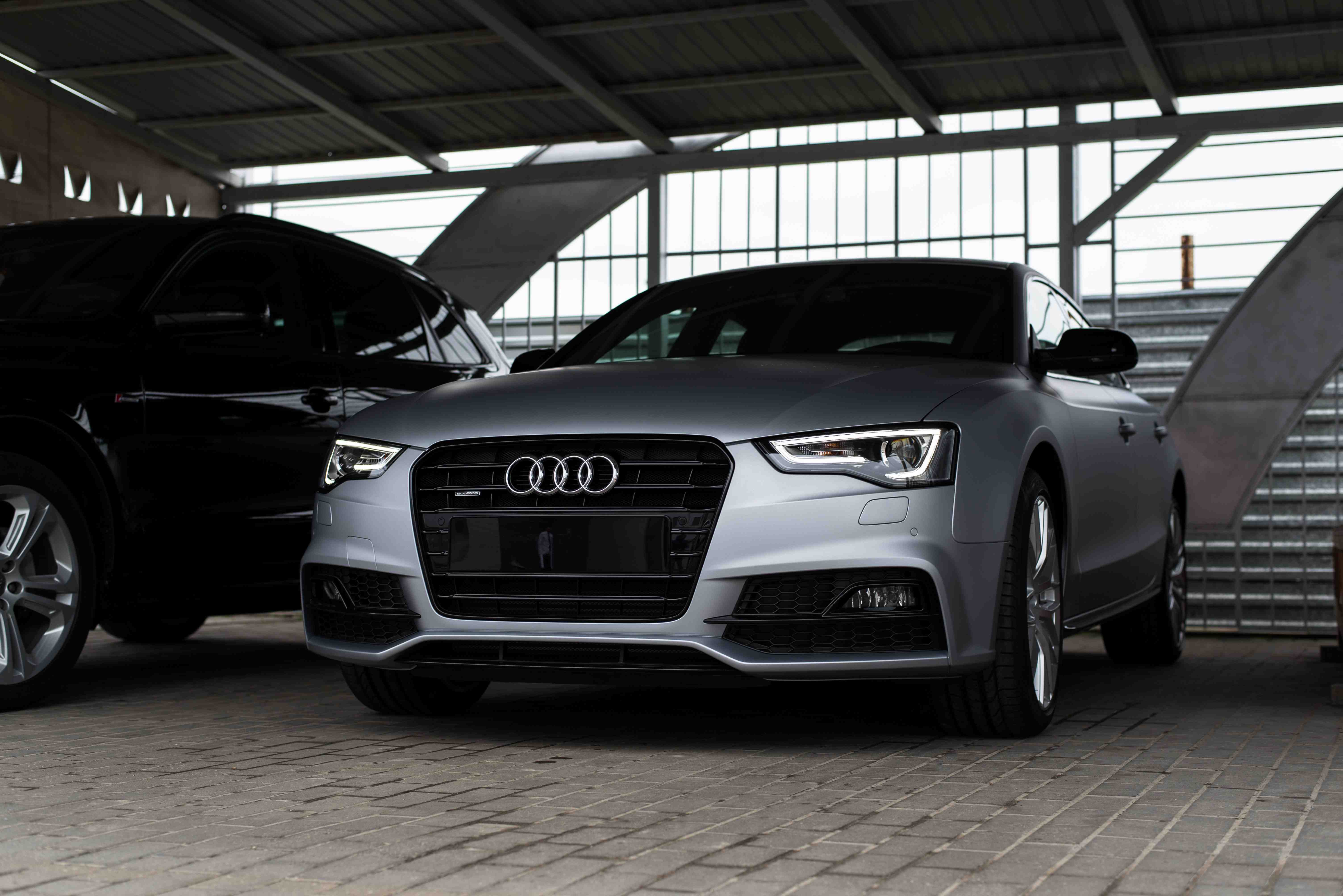 2. Audi А5 Серебристый мат