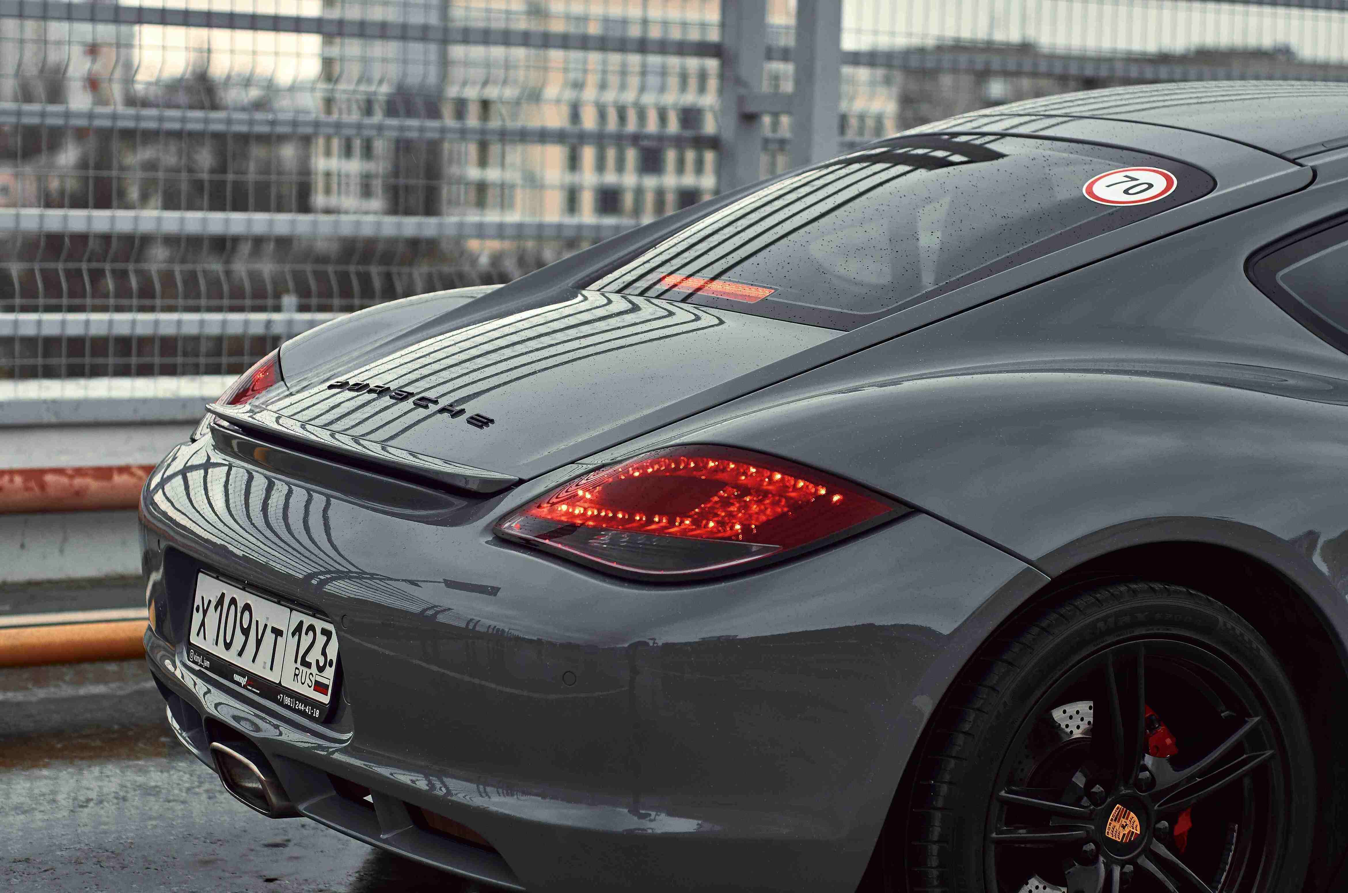 5.porsche cayman