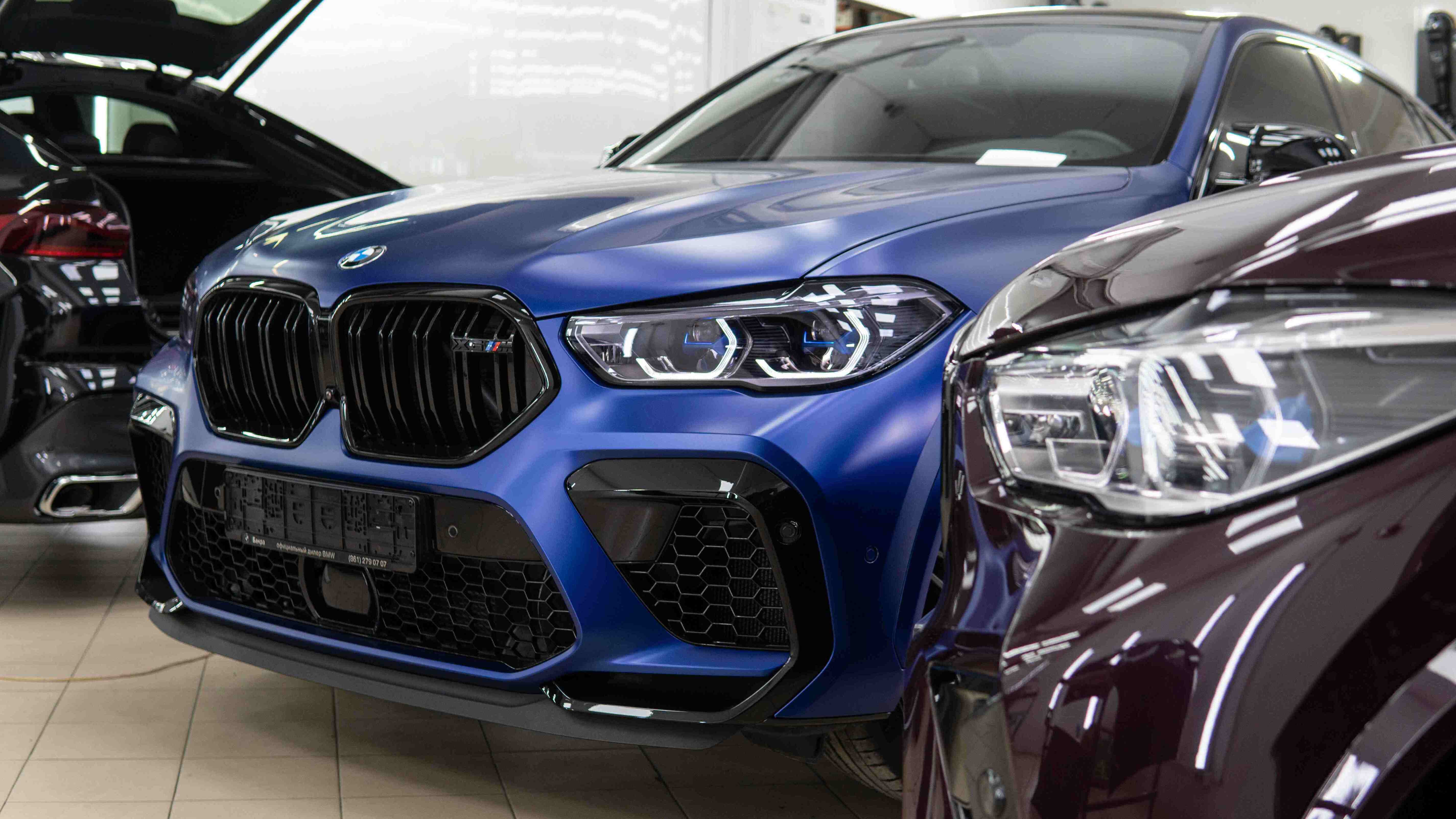 4.BMW X6м и X5м (синяя бордовая)