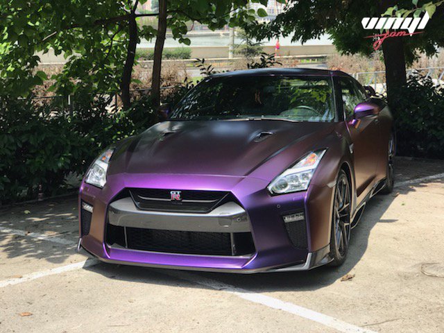 27. Nissan GT-R