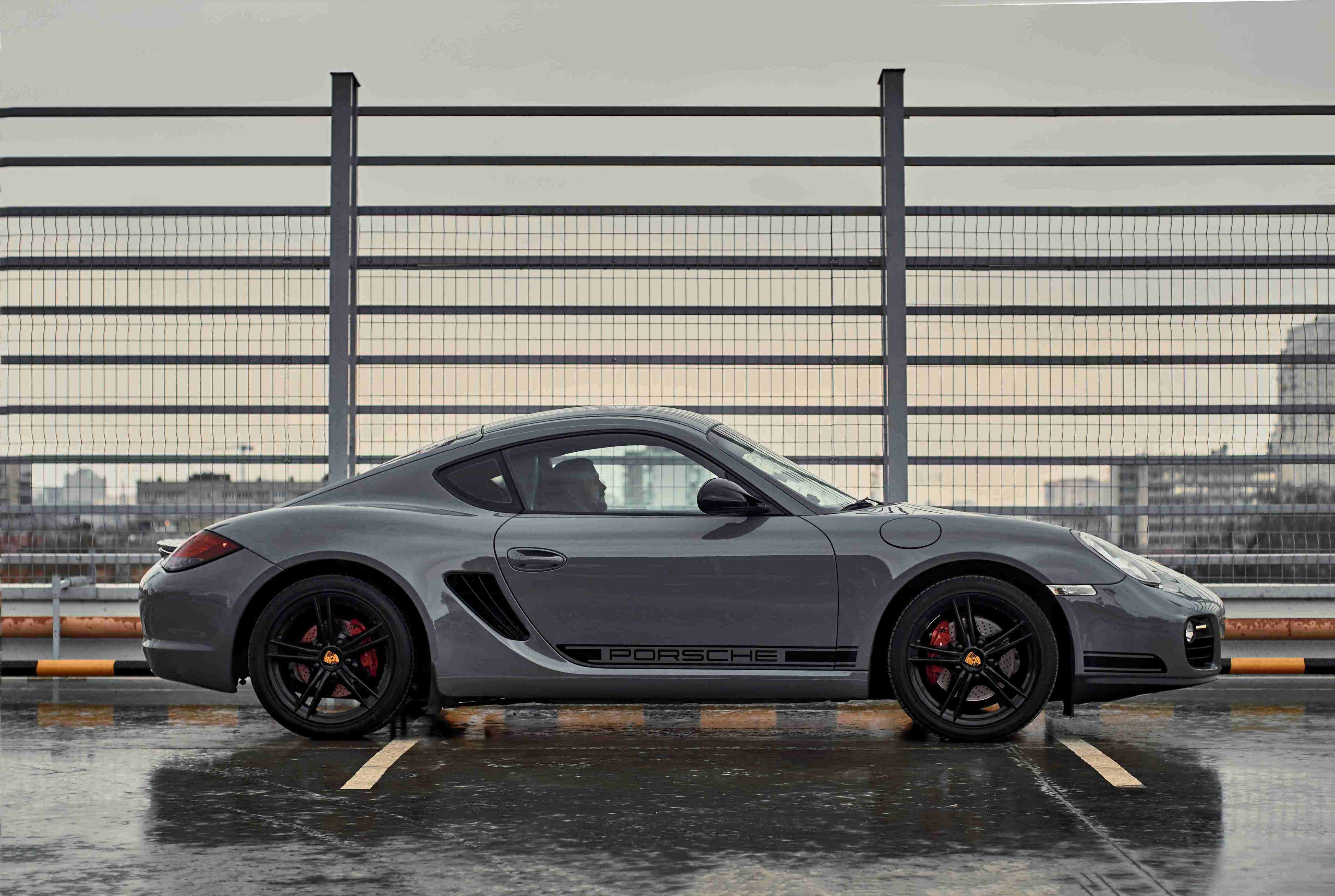 5.porsche cayman