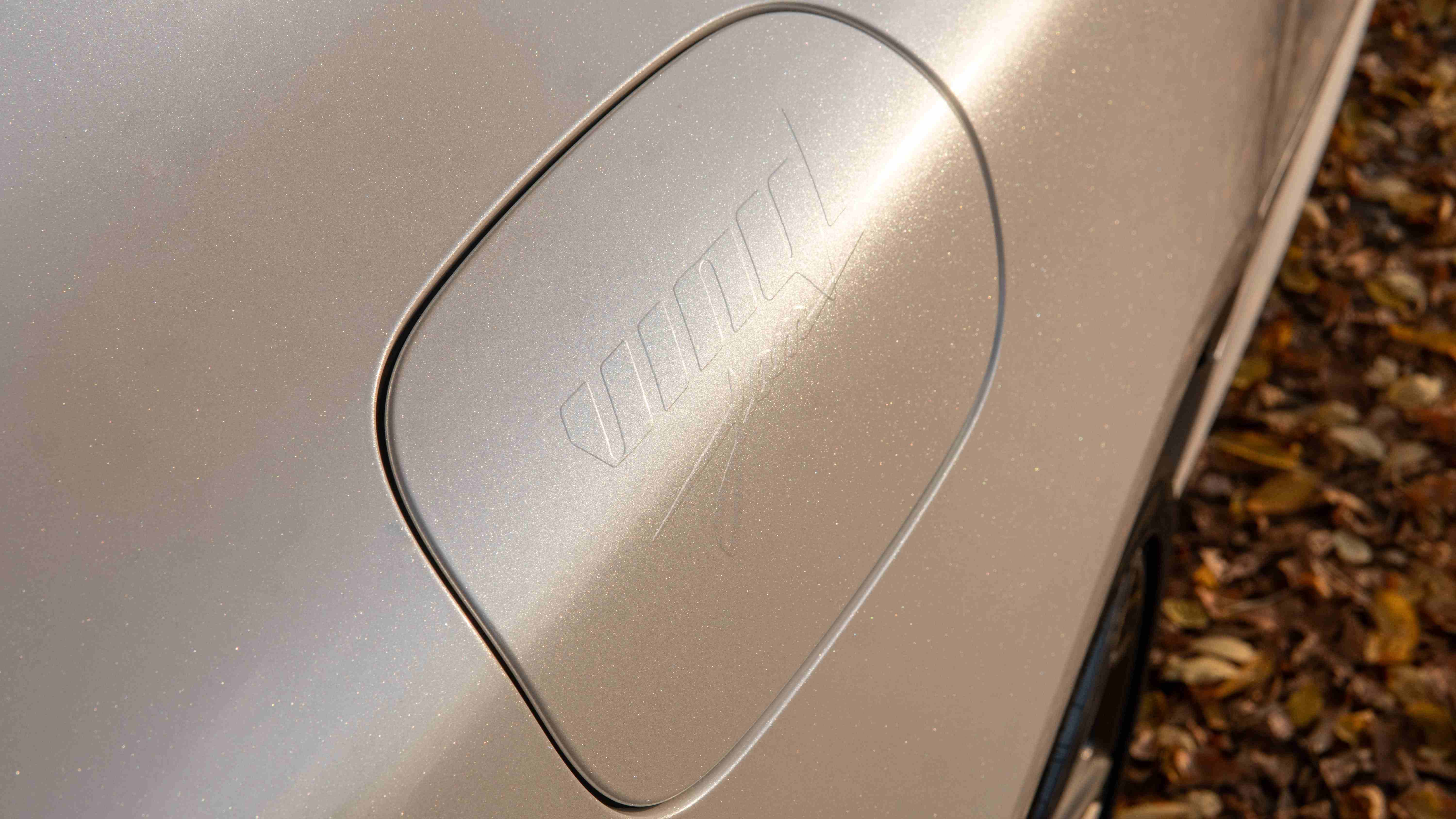 15. MB E-coupe Белый перламутр