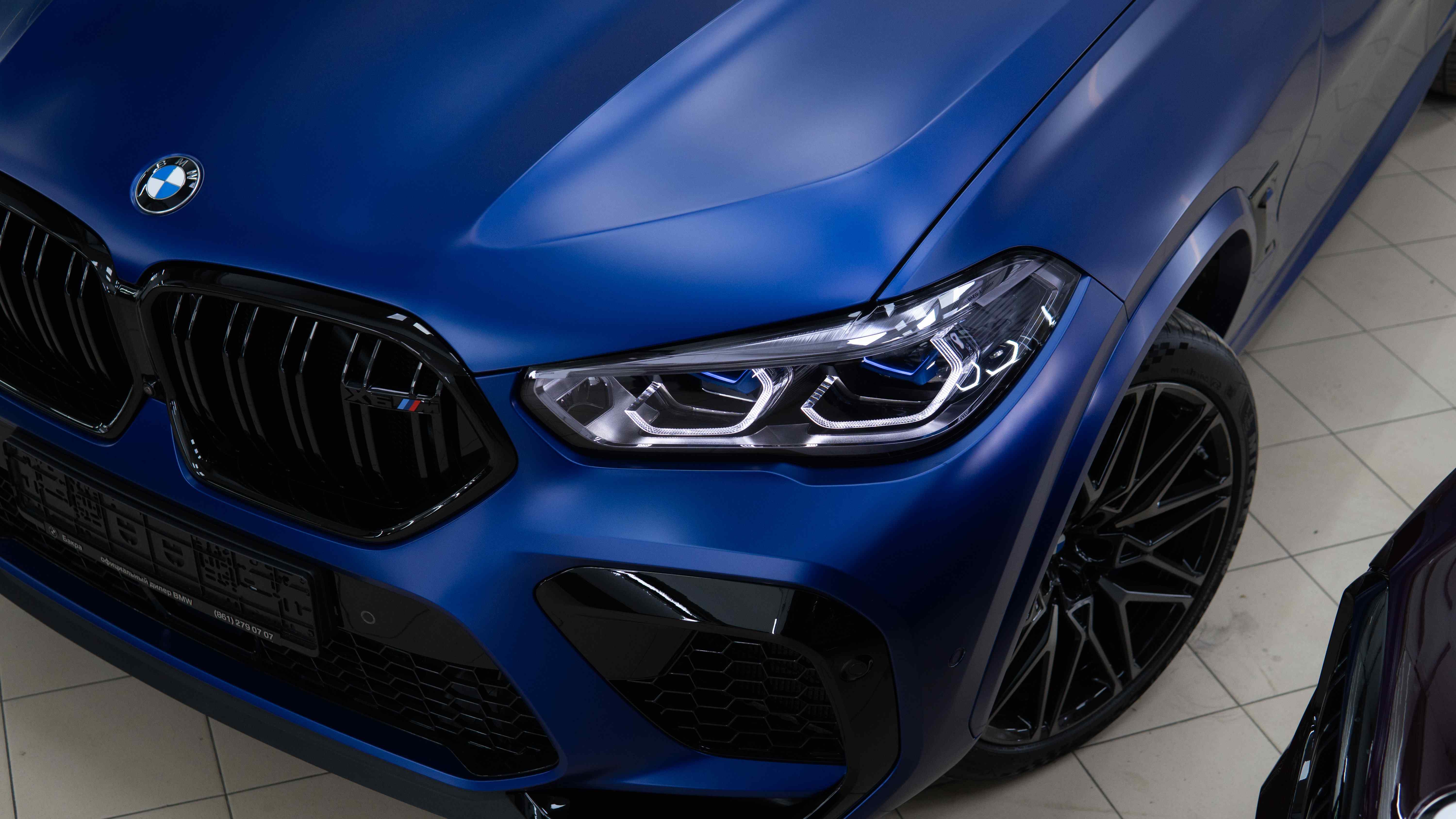 4.BMW X6м и X5м (синяя бордовая)