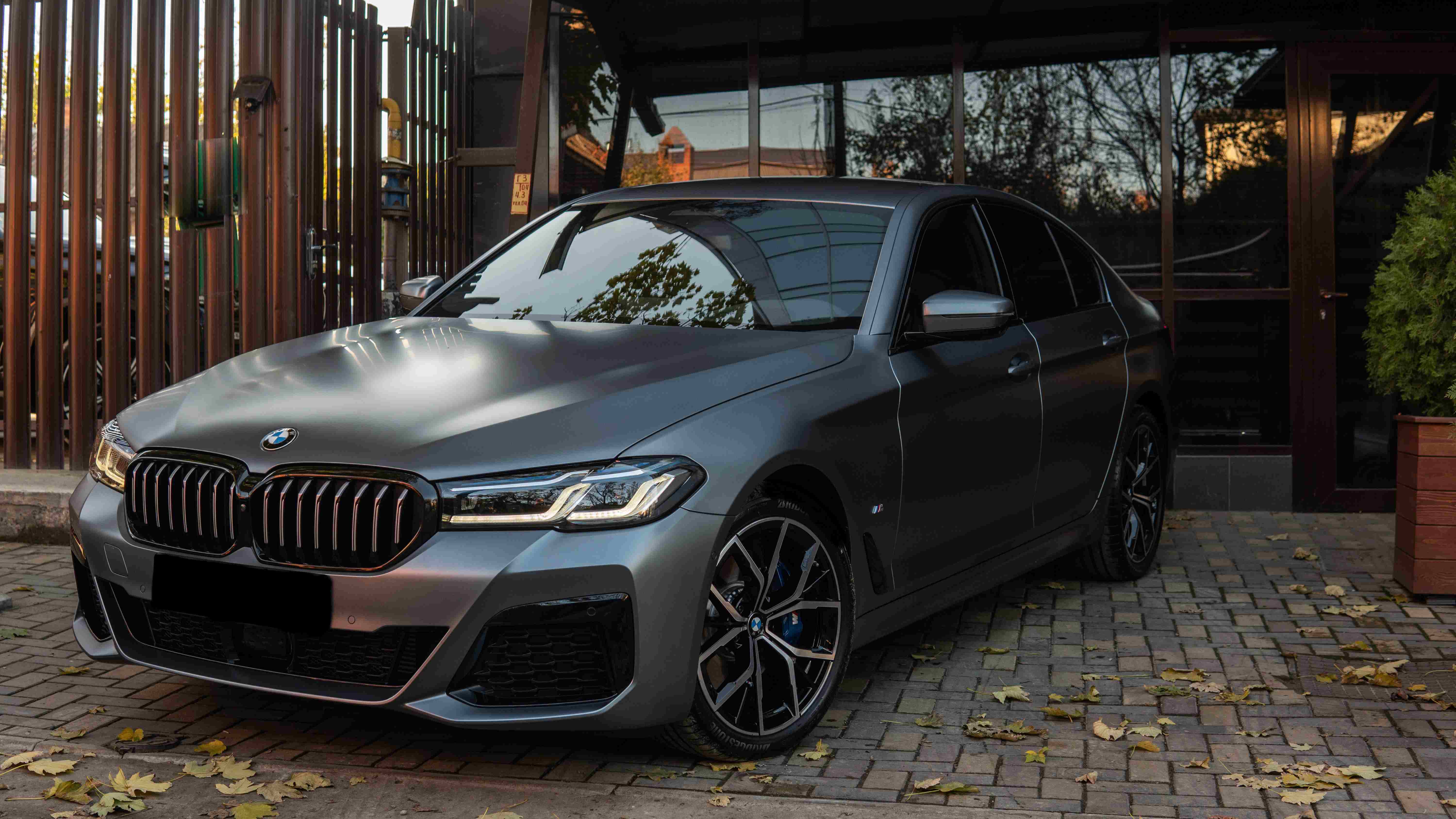 1.BMW G30 Grey Matte