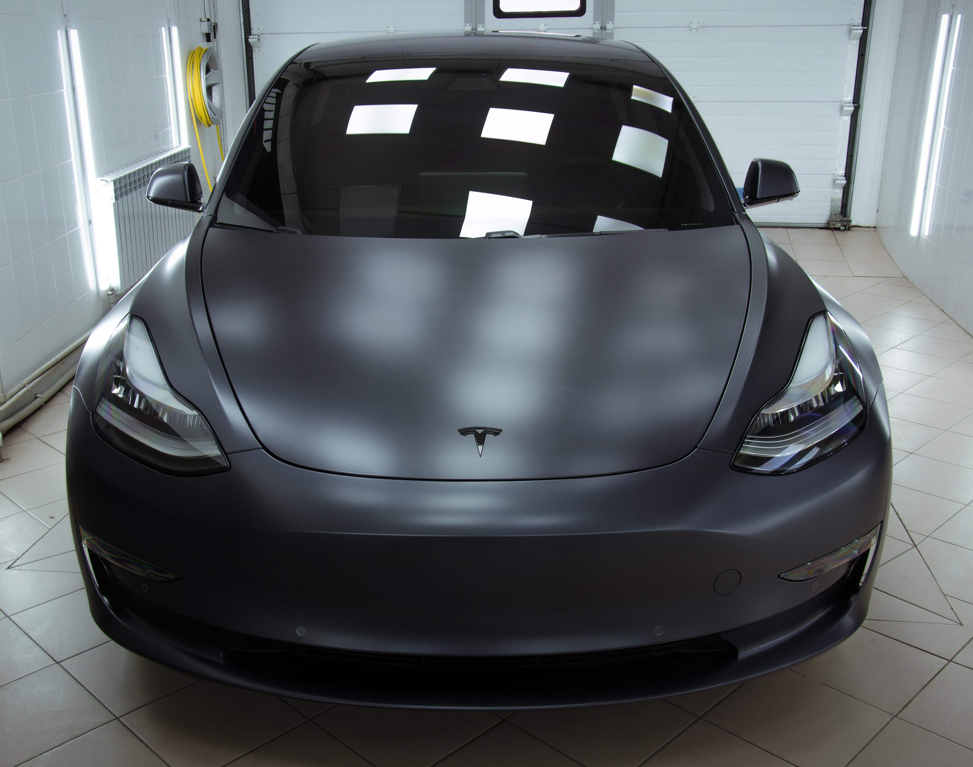 12.Tesla