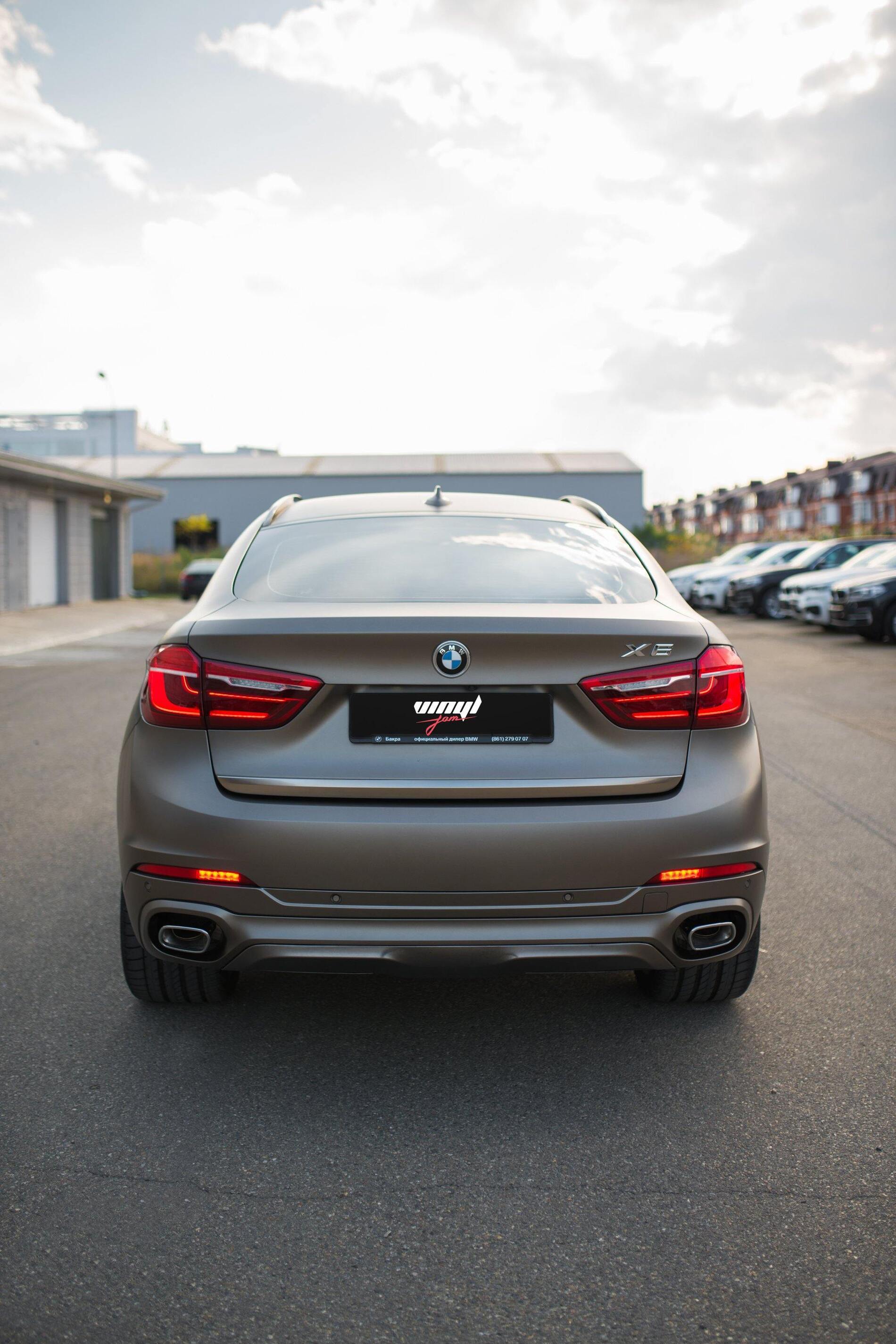 13. BMW X6