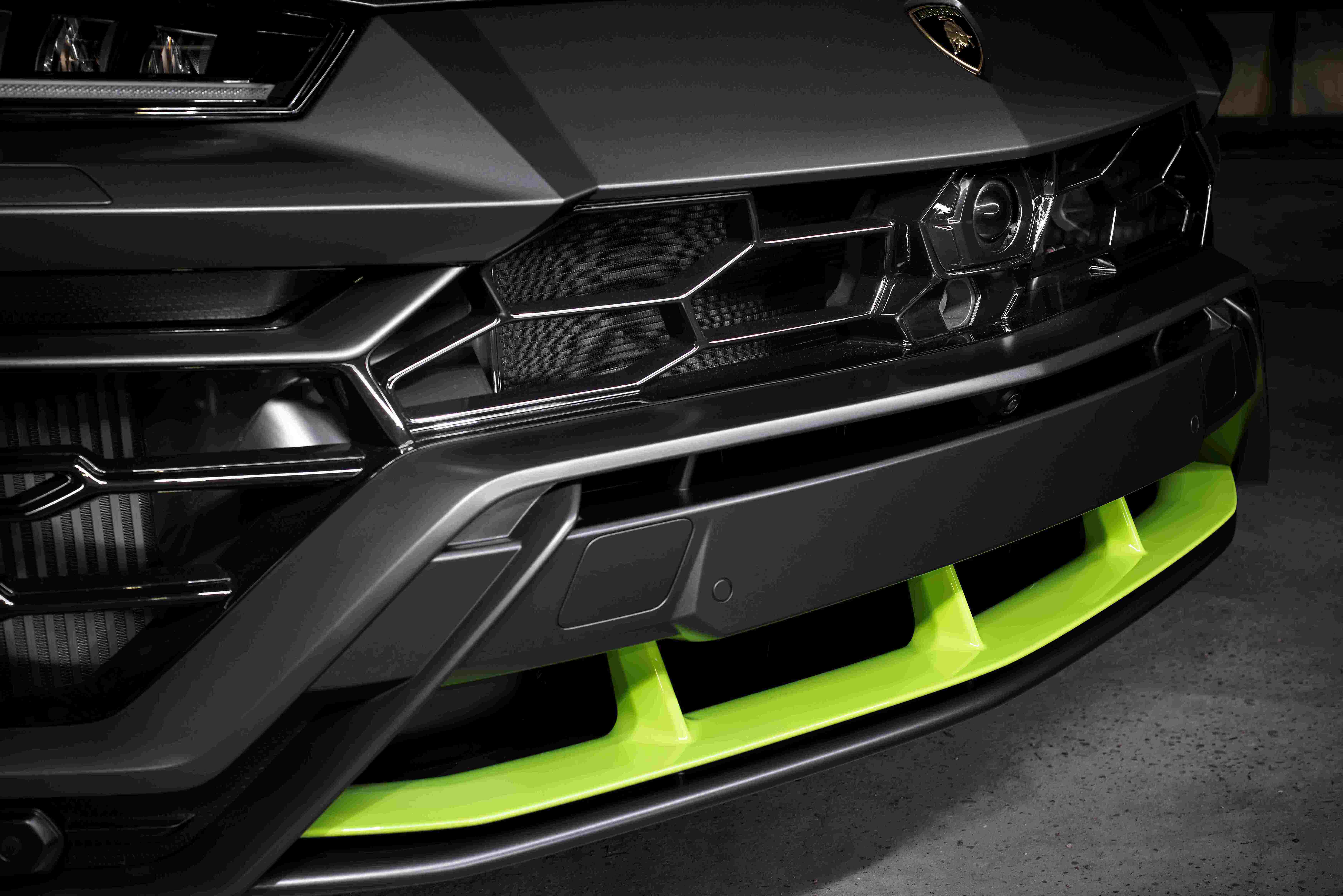 8.Lamborgini Urus