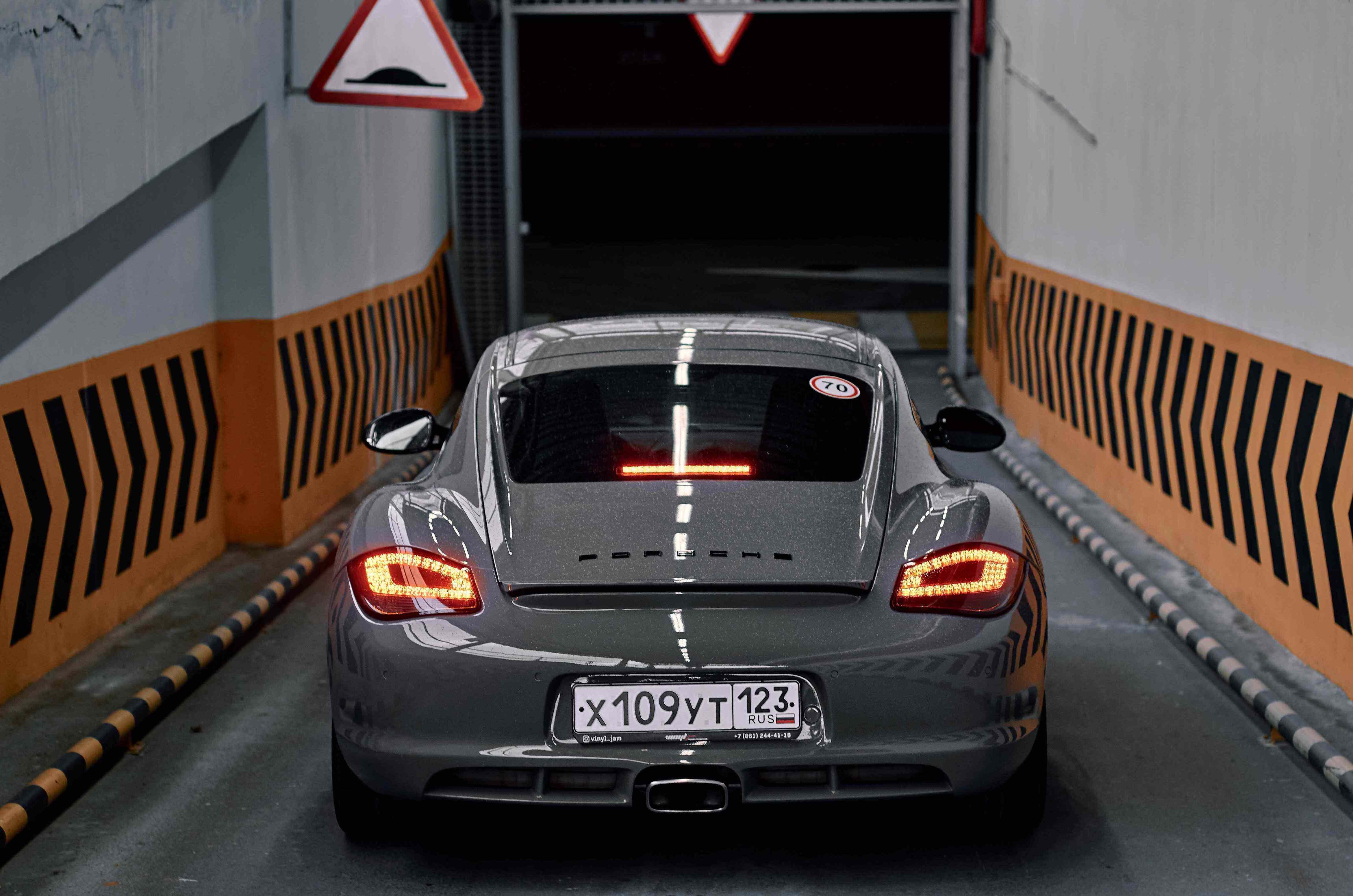 5.porsche cayman