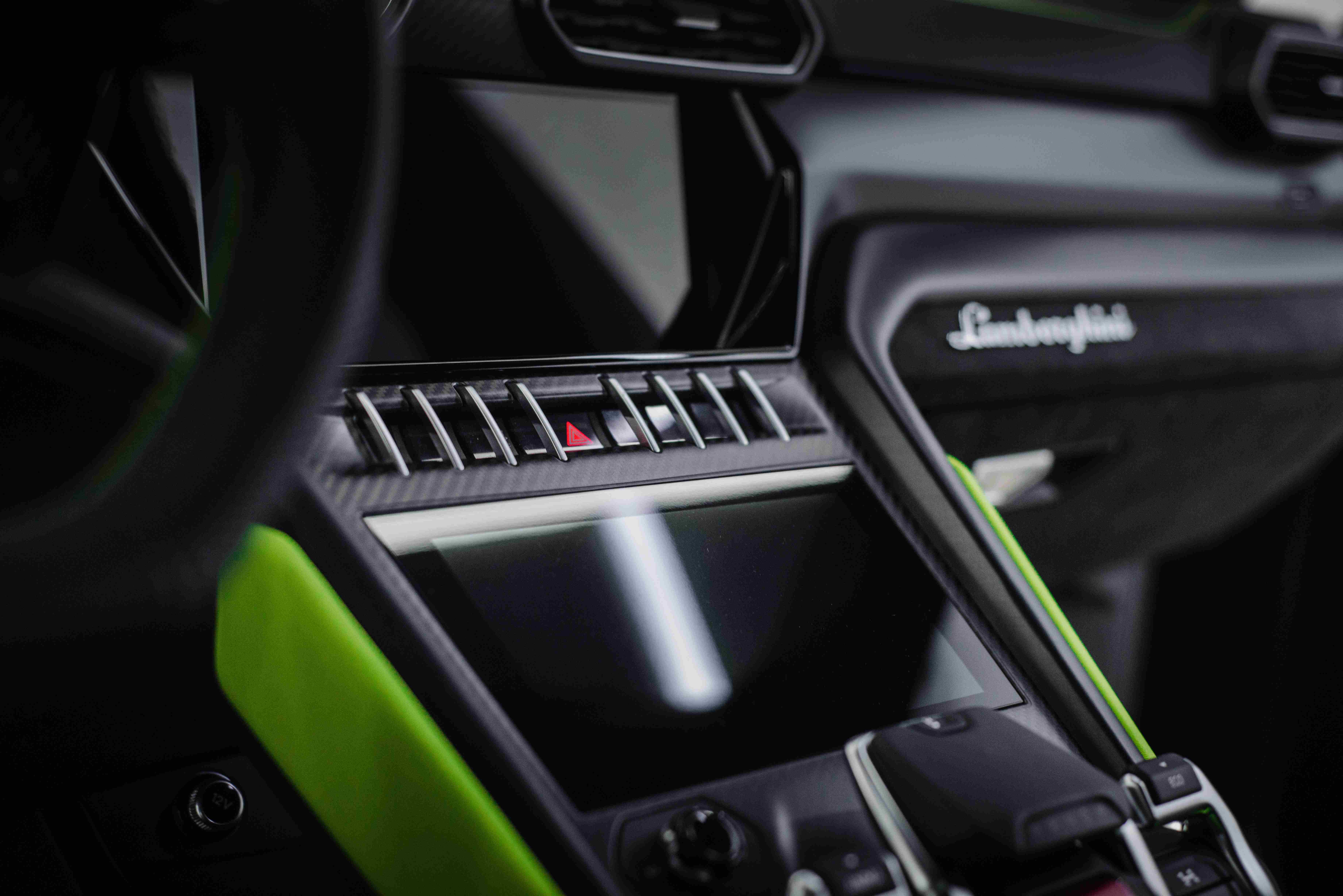 8.Lamborgini Urus