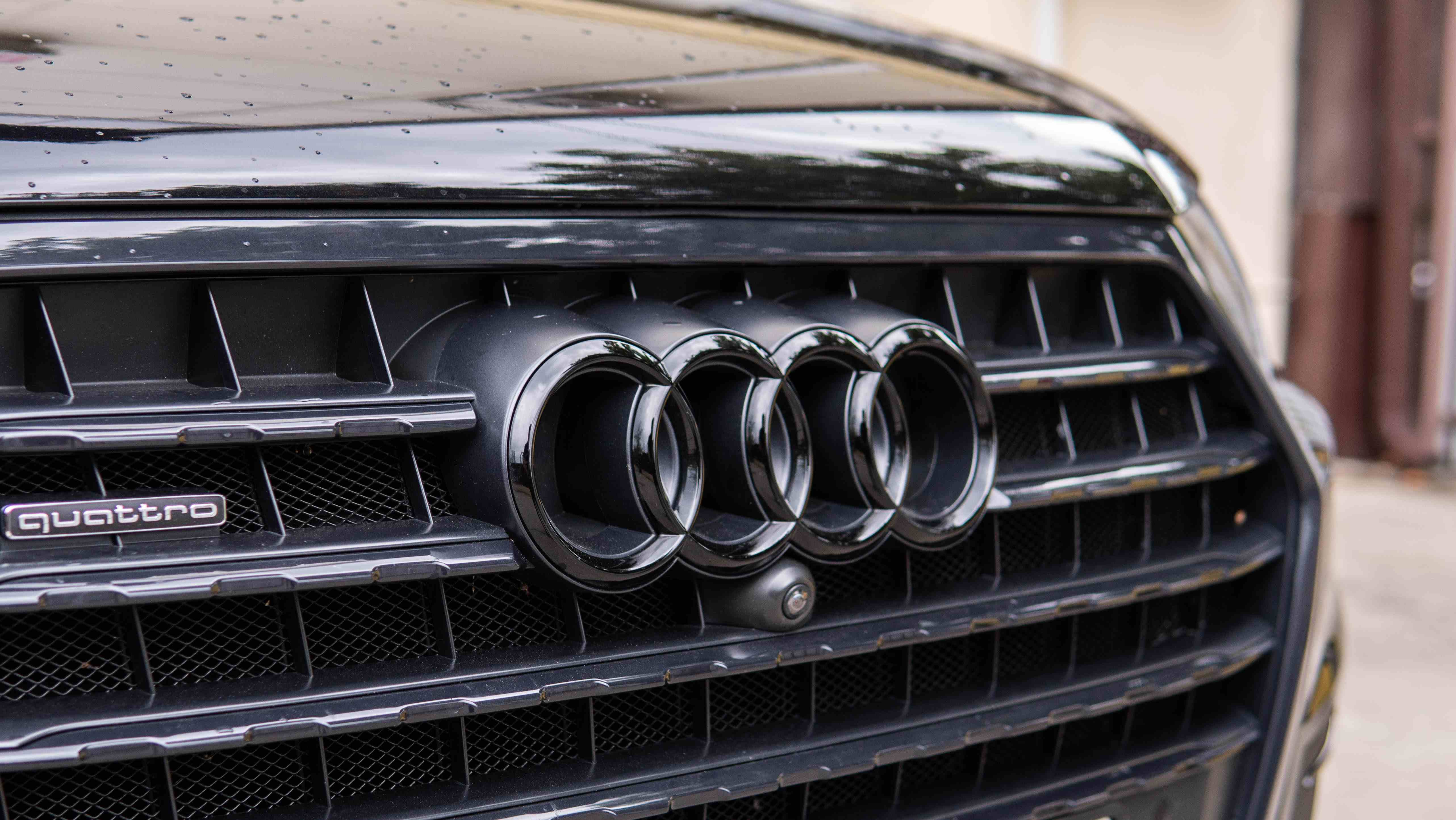1.Audi Q7 антихром +окрас суппортов