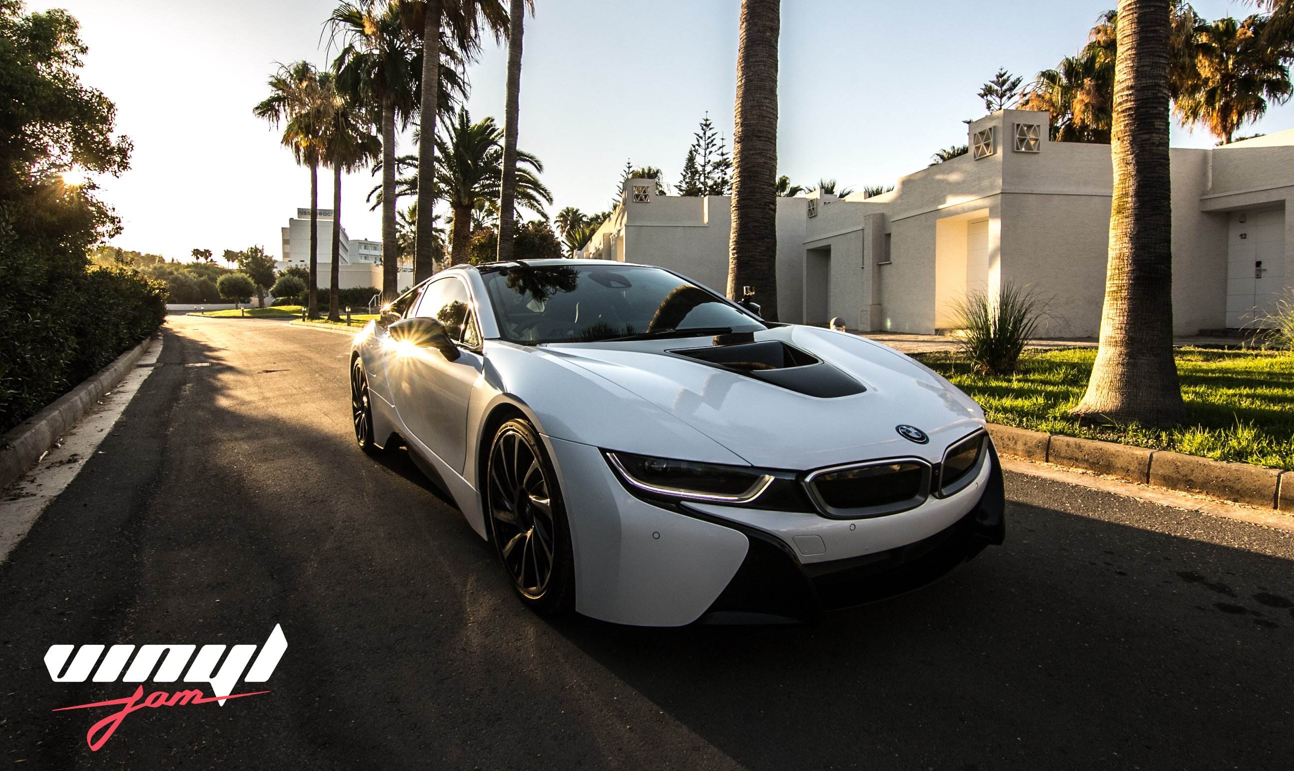 12. BMW i8