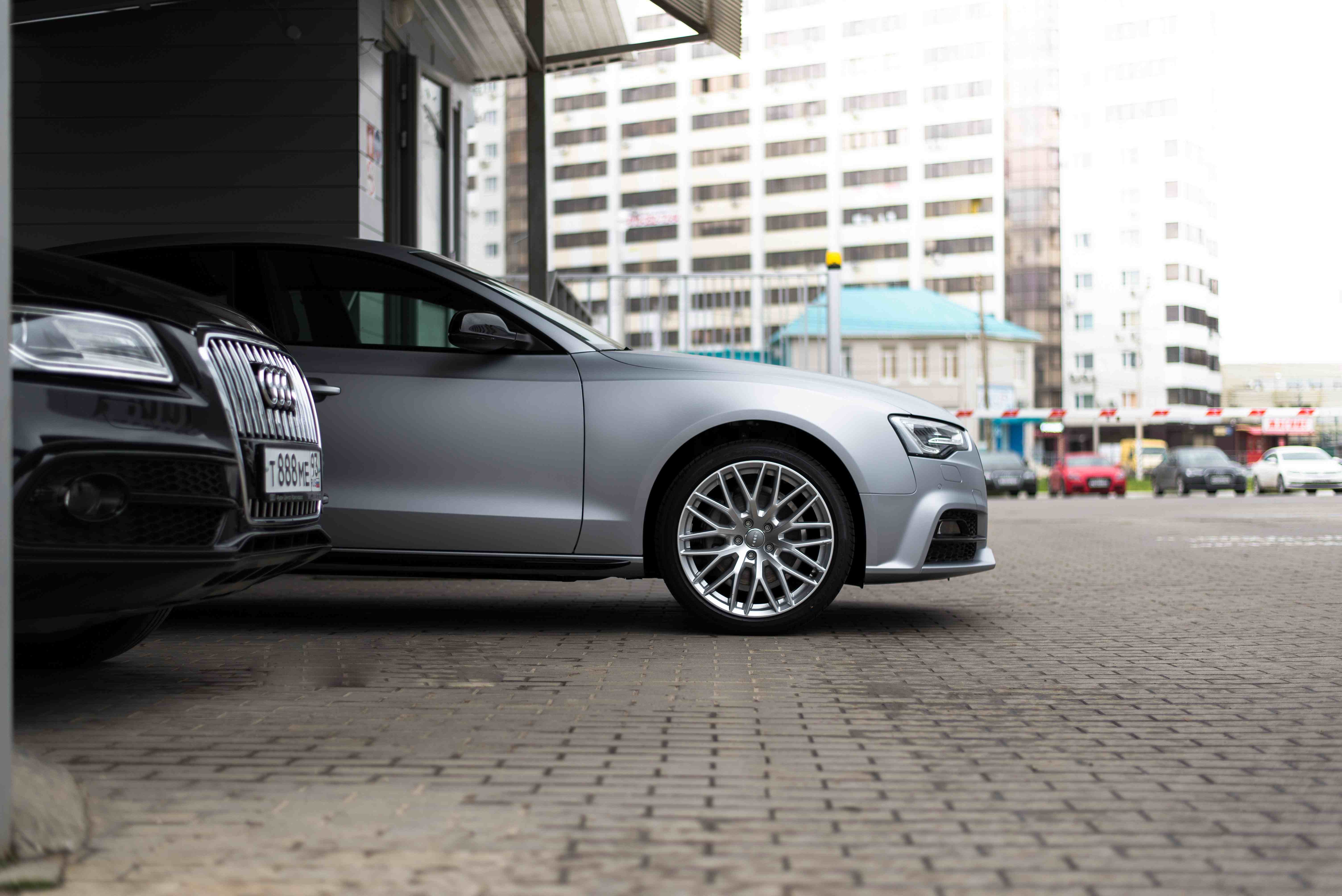 2. Audi А5 Серебристый мат