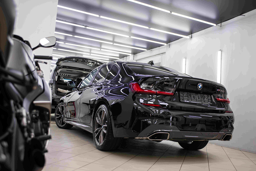 2. BMW 340i